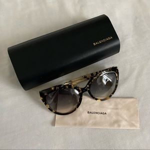 HP✨ Balenciaga | Tortoise Shell Cat Eye Sunglasses